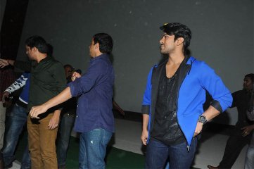 Yevadu Trailer Launch at Sandhya 70MM